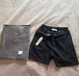 Black essentials shorts size M