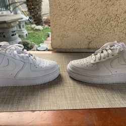 Air Force 1’s Women’s Size 8