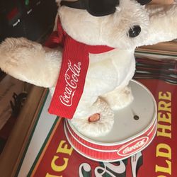 O vintage Osito De La Coca Cola Con Música De Navidad. Entregó Afuera McDonald 3590 N Zaragoza 