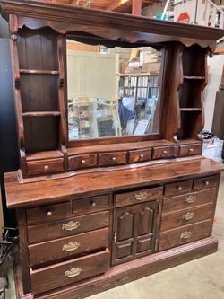 Ethan Allen Solid Wood Hutch Dresser With Mirror Colonial Style 80”x72”x21”