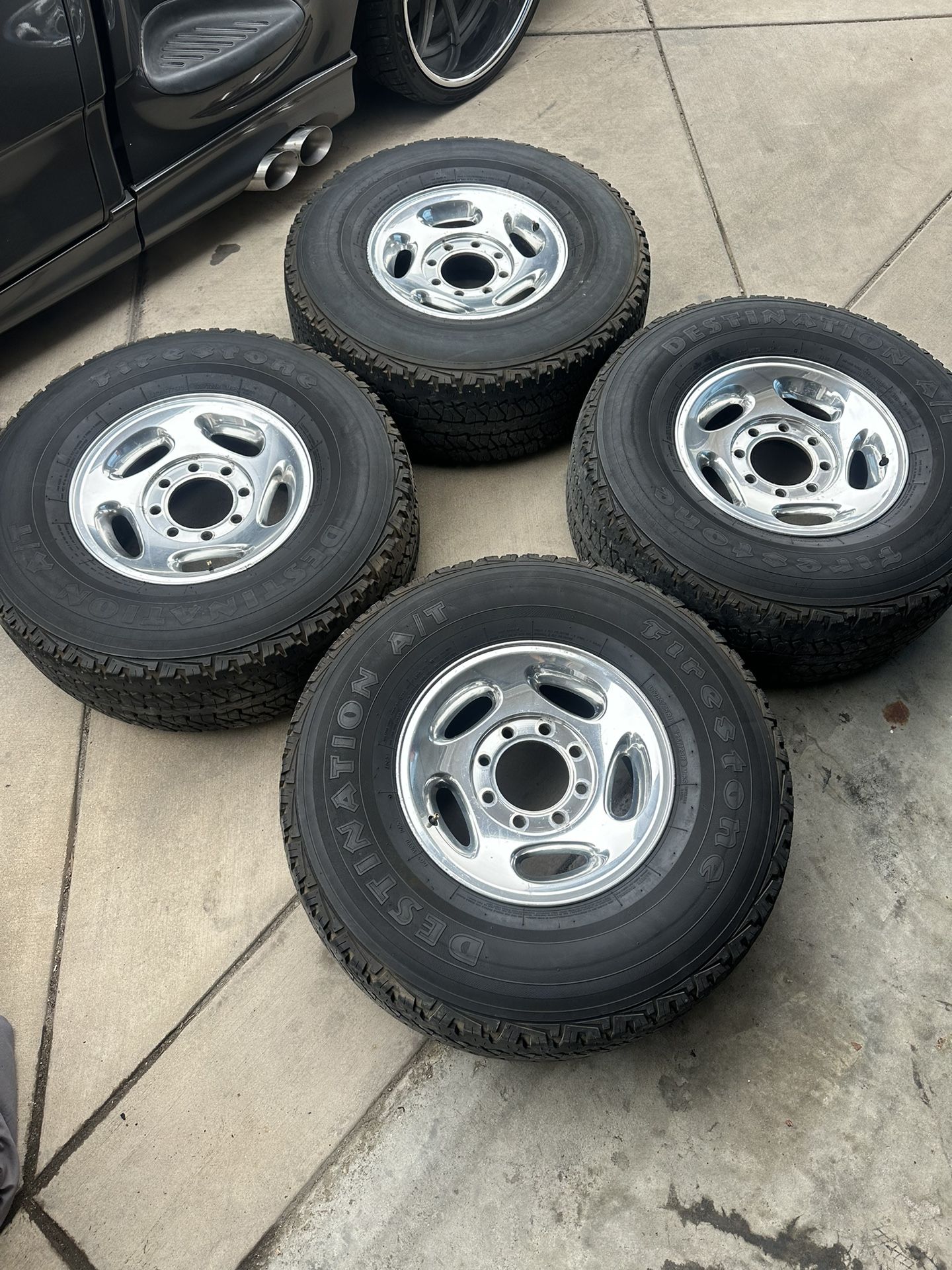 Dodge ram 2500 wheels and tires