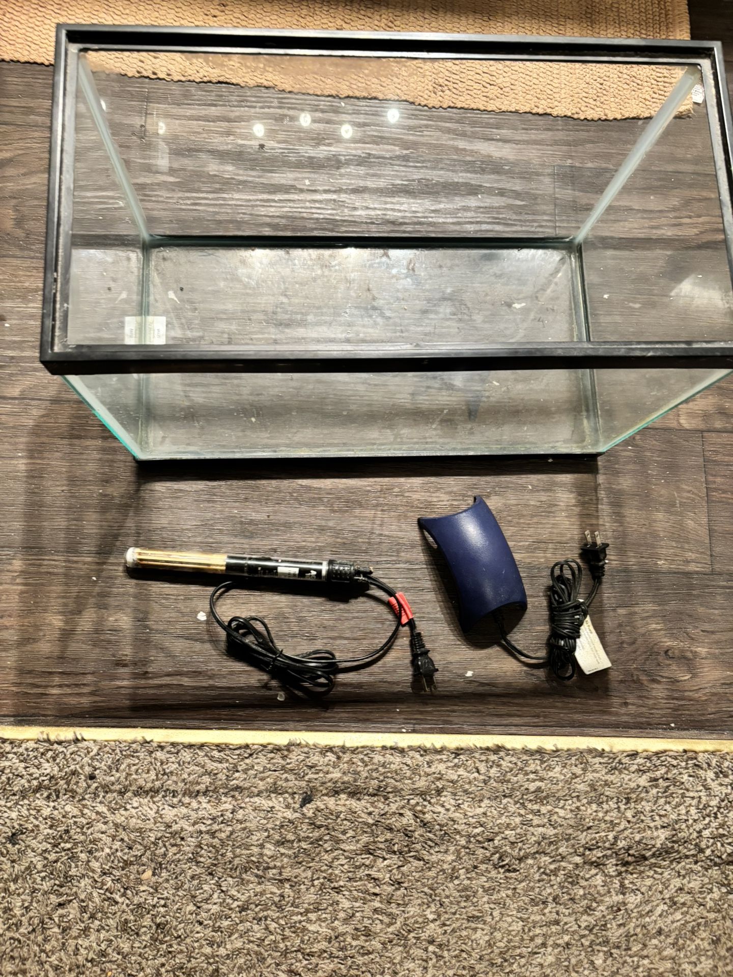 10 Gallon Fish Tank W Heater And Air Pump