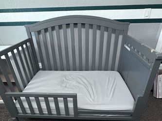 Free — Berkeley Convertible crib