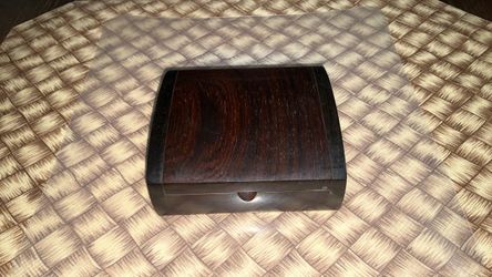 Martin & MacArthur Box