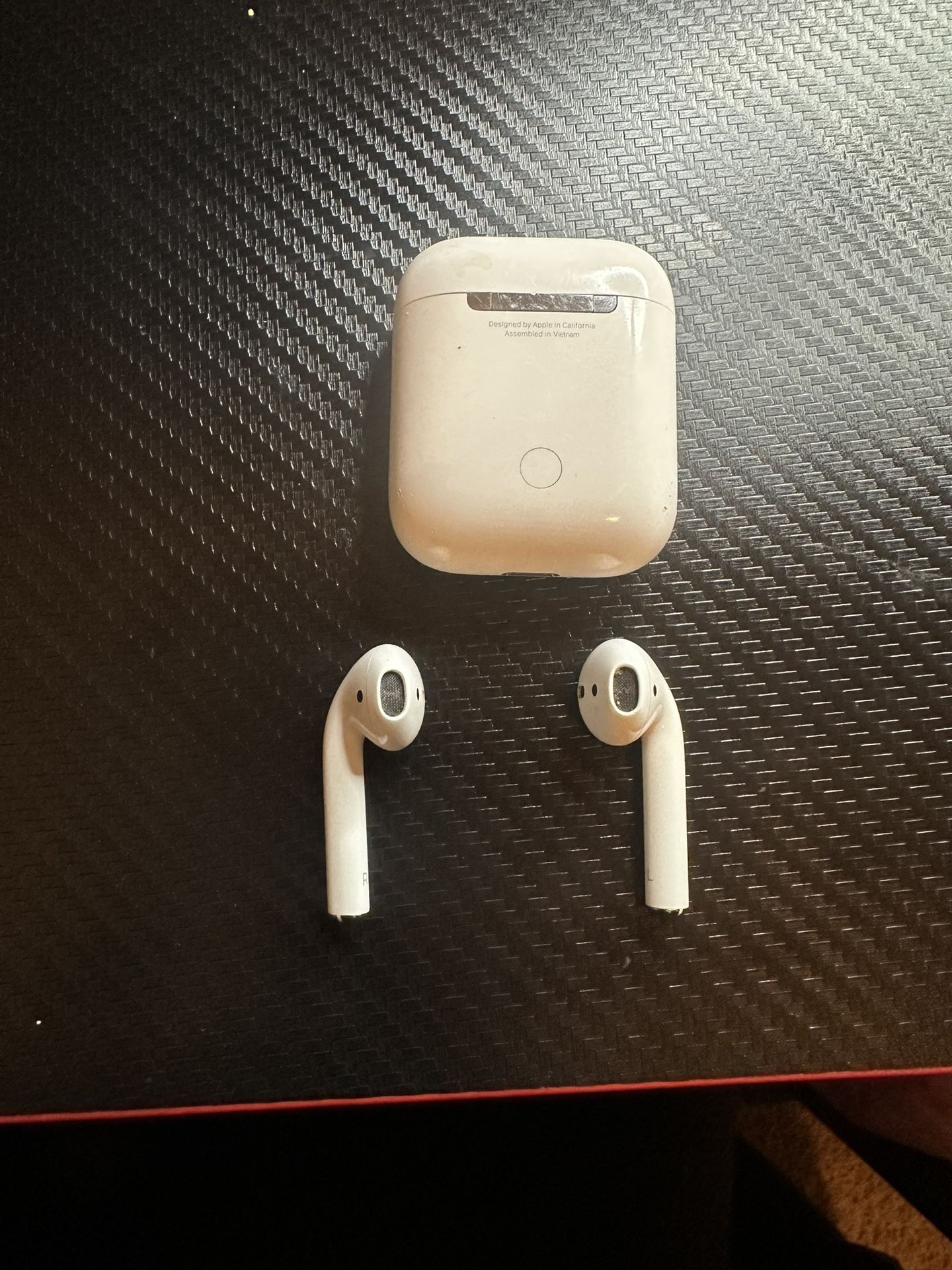 Apple AirPods 2nd Gen – Works Perfect