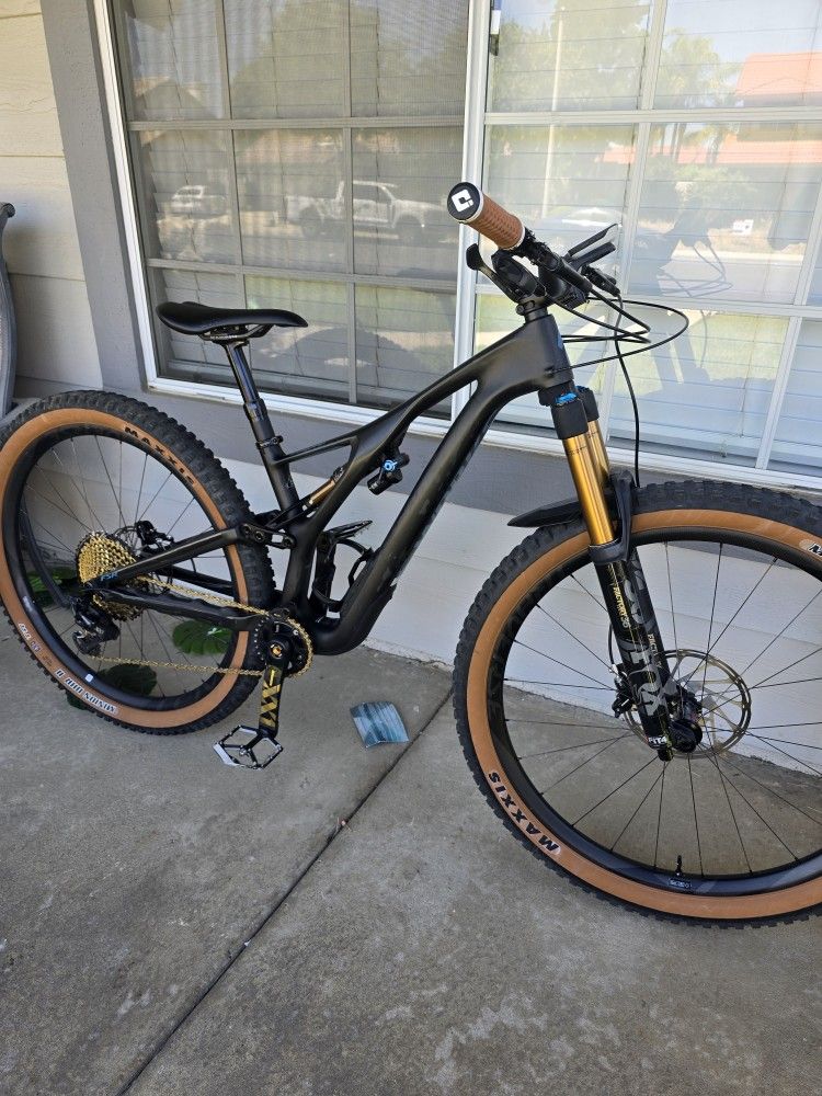 SPECIALIZED STUMJUMPER S-WORKS MOUNTAIN BIKE
