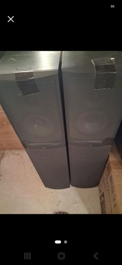Pair of Tower Floor Standing Speakers