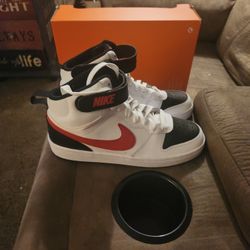 Nike Court Borough 5.5y