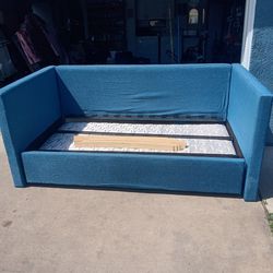 Twin Day Bed ,with Pull Out Bed .
