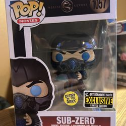 Mortal Kombat Sub-Zero #1057 Entertainment Earth Exclusive GITD