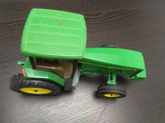 John deere tractor 8200 toy