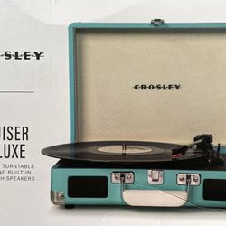CROSLEY Turquoise/Aqua Cruiser Deluxe Portable Suitcase Turntable (Bluetooth Speakers)