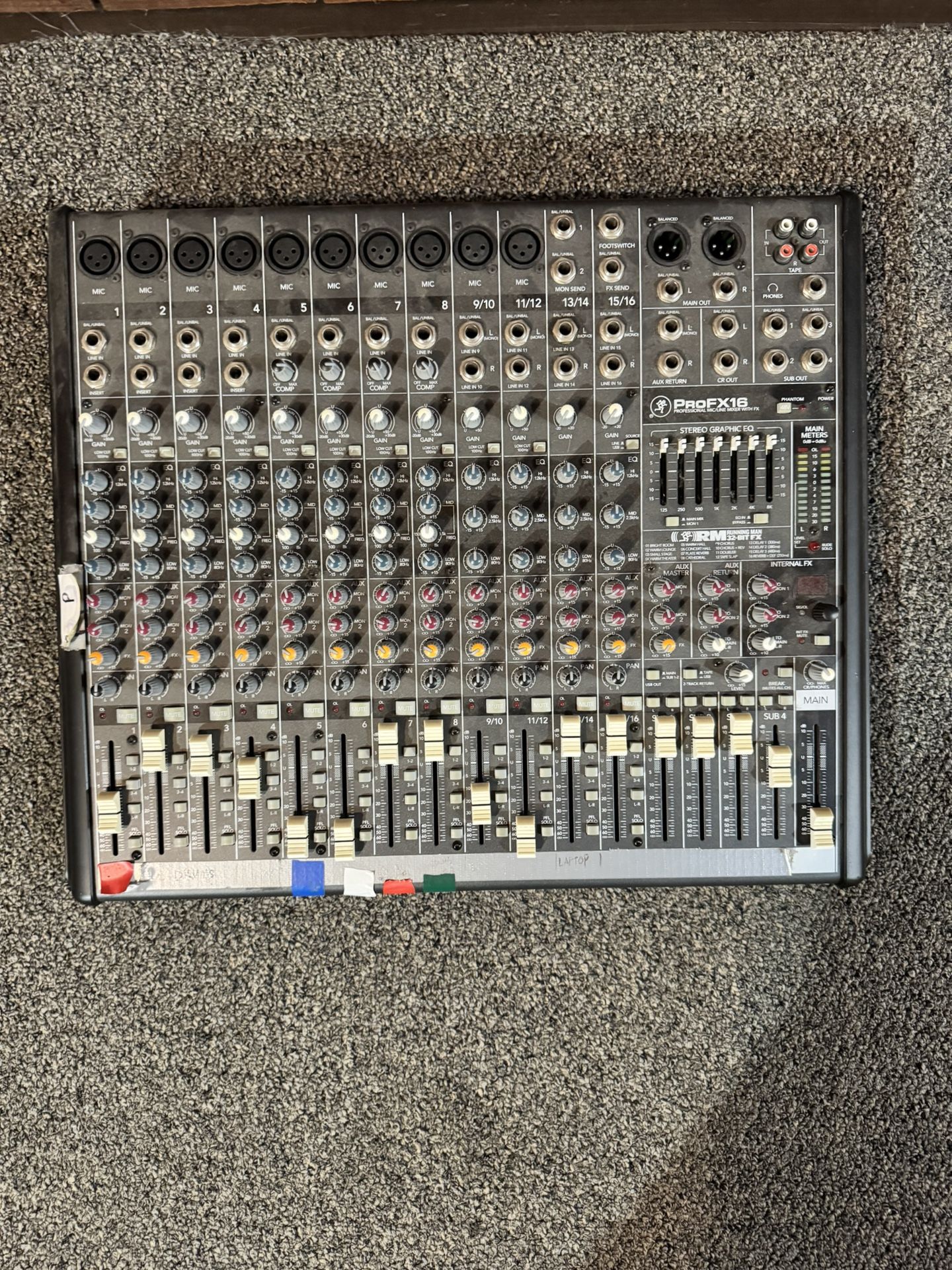 Mackie ProFX16 Mixer