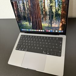 M1 Max MacBook Pro 14” | 32GB/1TB 