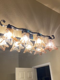 Beautiful 34” -  4 Light Bath Vanity Light In Venetian Bronze!!