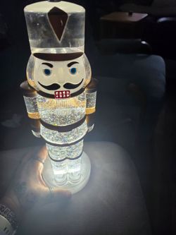 Led nut cracker