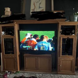 Entertainment center 