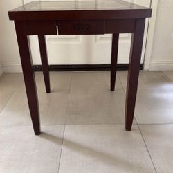 2 Side Tables