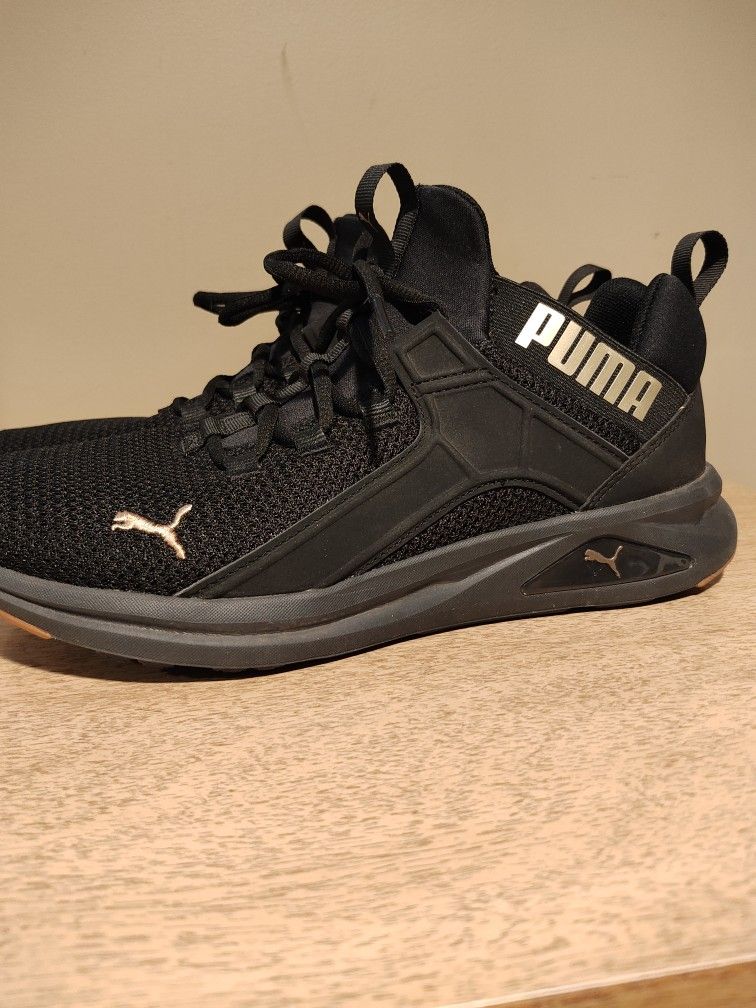 Sneakers  Size 10 1/2