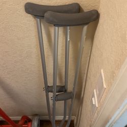 Barely Used Crutch’s 