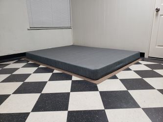 Queen size boxspring - can DELIVER almost anywhere for $20 extra - gently used and in very good condition 😍