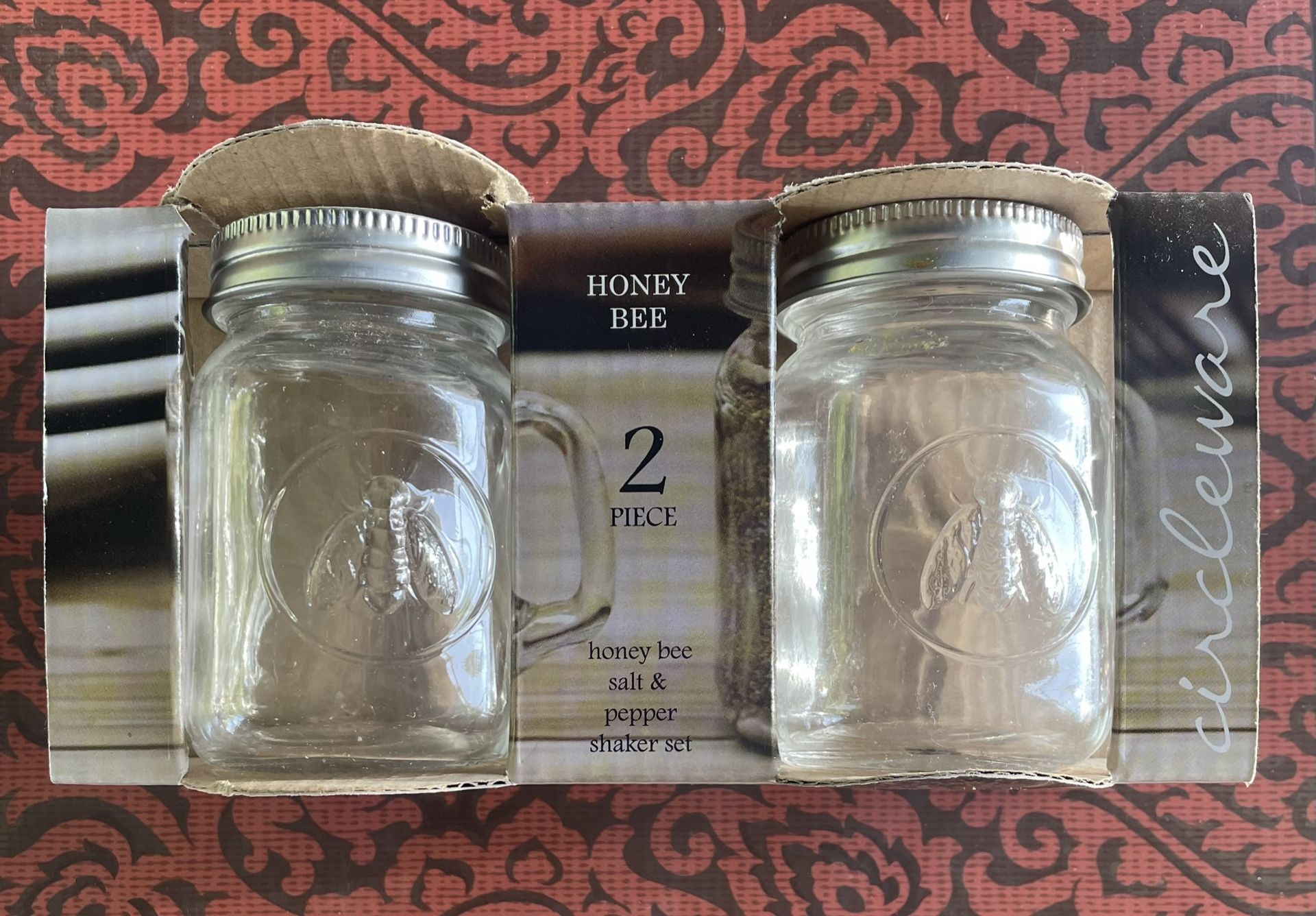 New “Bee” Mason Jar Salt & Pepper Shakers Set