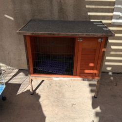 Small Animal Hutch With Ramp
