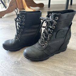 Sorel Womens Black Boots Size 8