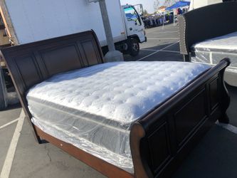 QUEEN BED