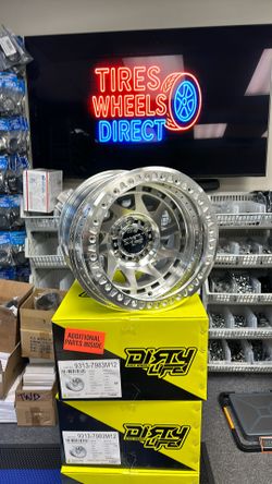 Dirty Life Enigma 17x9 6x5.5 -12 Machined Beadlock