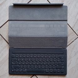 Apple 12" Keyboard Case (READ DESCRIPTION)