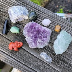 Mixed Collection Of 10 Stones And Crystals