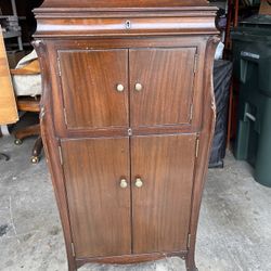 Victor Victoria Cabinet 