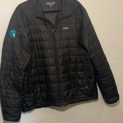 Patagonia "BackYard" Large Nano Puff full zip jacket black ex cond. as is  pick up deliver. 