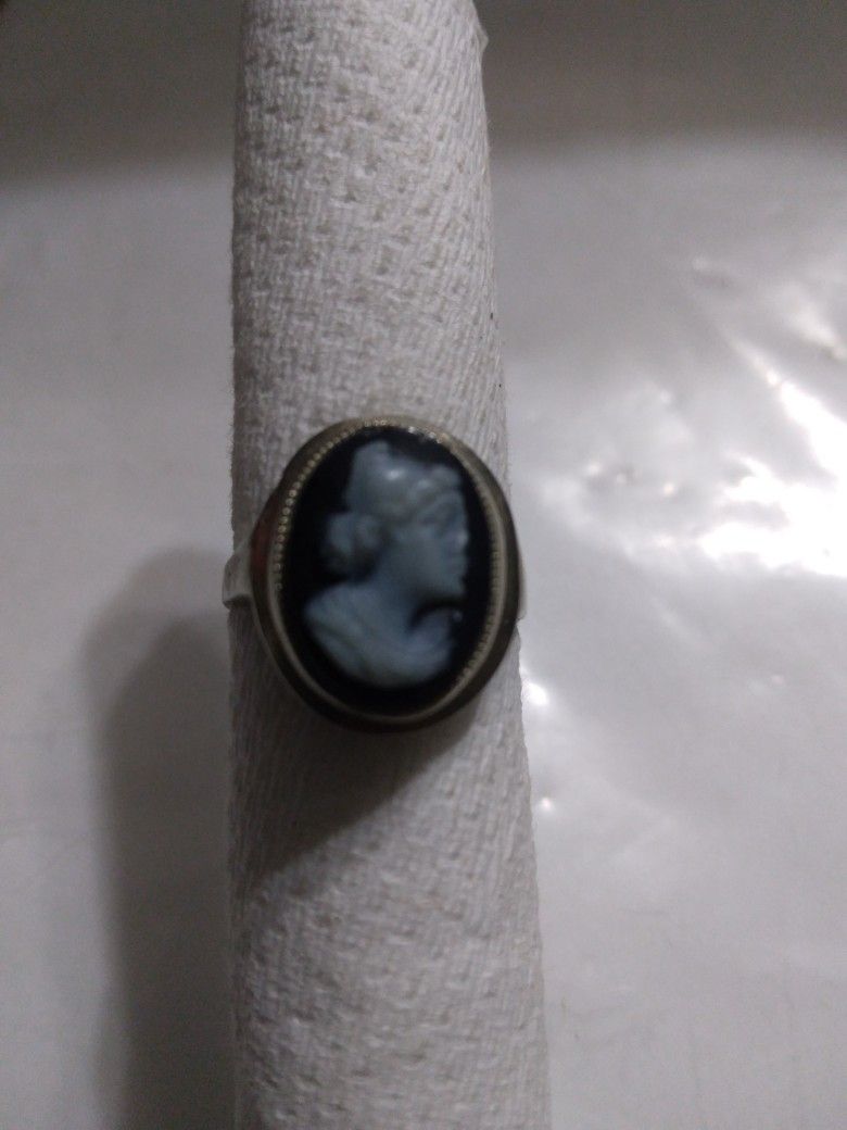 Vintage 10K White Gold Cameo Ring Size 3 Use