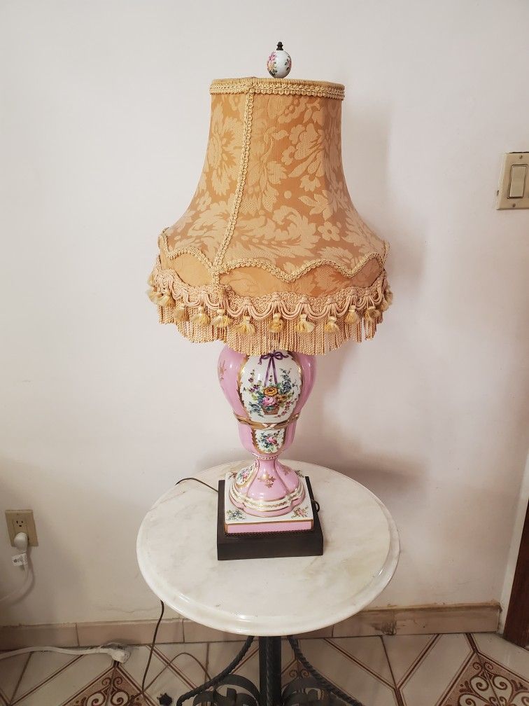 Beautiful Vintage Victorian Style Lamp