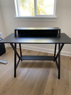 Gaming desk