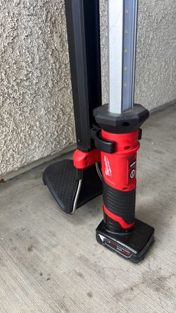 Milwaukee 12v under hood light