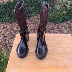 Ladies Rain Boots Size 4