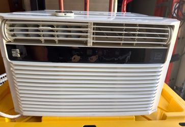 Kenmore 5200 BTU window air conditioner with remote