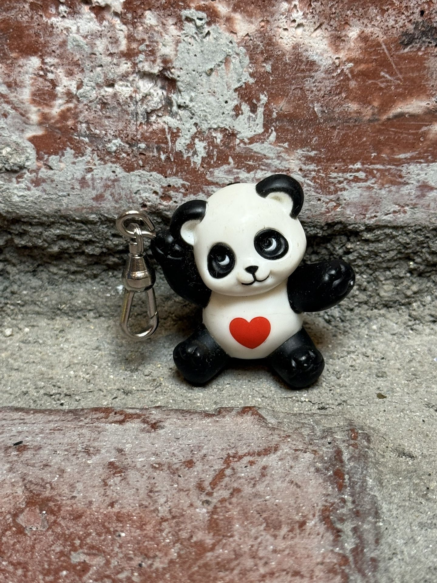 VINTAGE 1984 AVON PLAYFUL PANDA ZIPPER PULL CHARM
