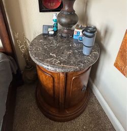 2pc Set Round Marble-Top Nightstands