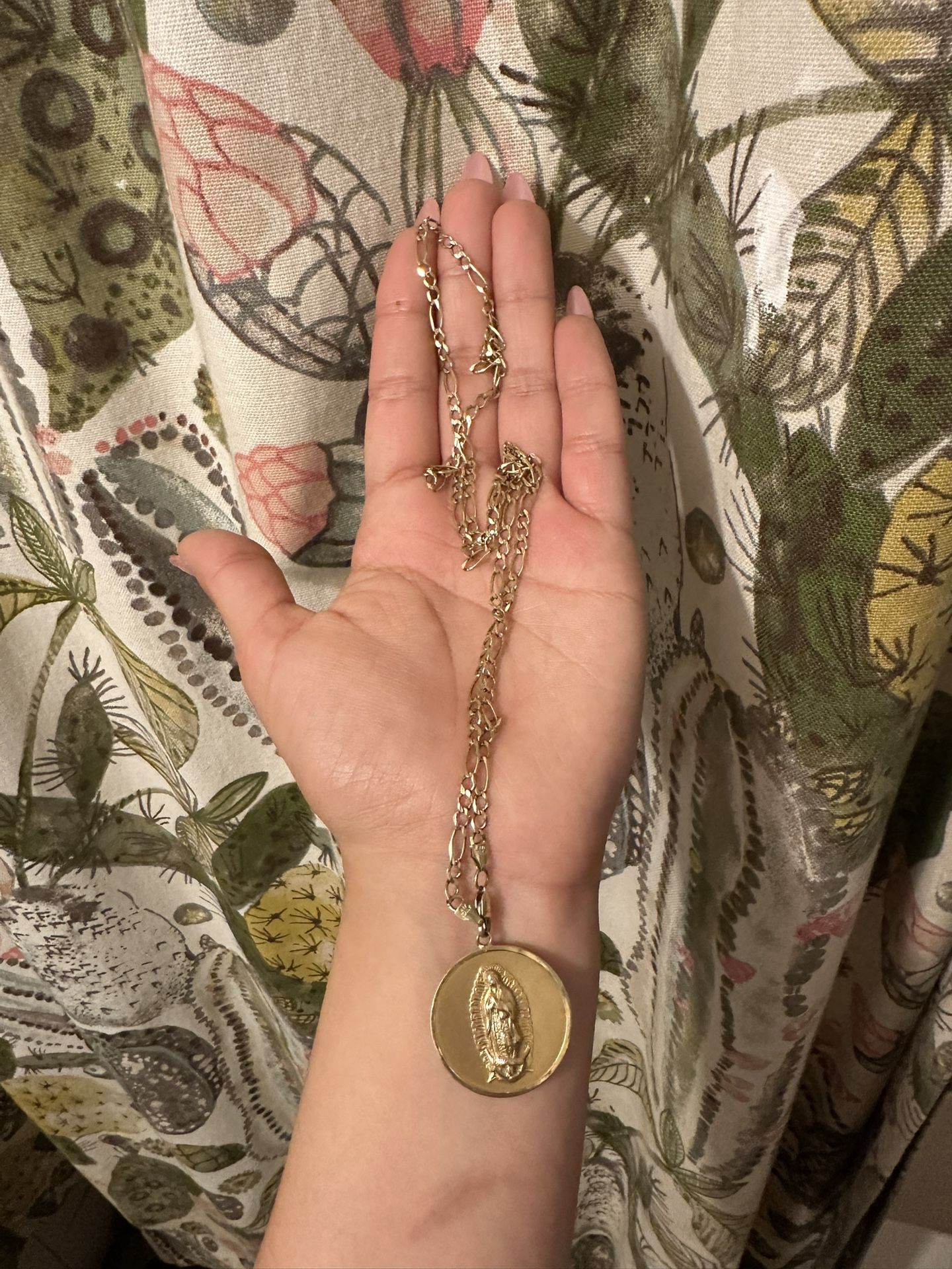 Gold Chain With Medallion