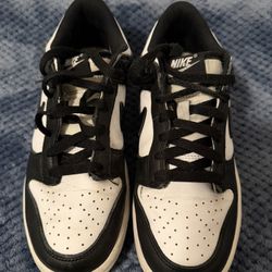 Pandas Nike Black/White Low Sneakers – Used – Size 6.5Y