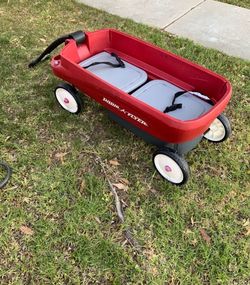 Radio Flyer Pathfinder Red Plastic Two Seater Wagon W/Fold Down Seats