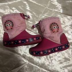 crocs Lights Lodge Point Night Owl Girls Boot in Pink