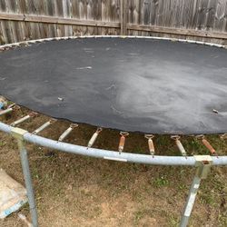 Trampoline 