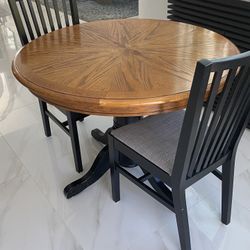 42” Round Kitchen Table & Chairs