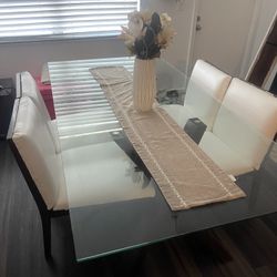 table with 4 chairs