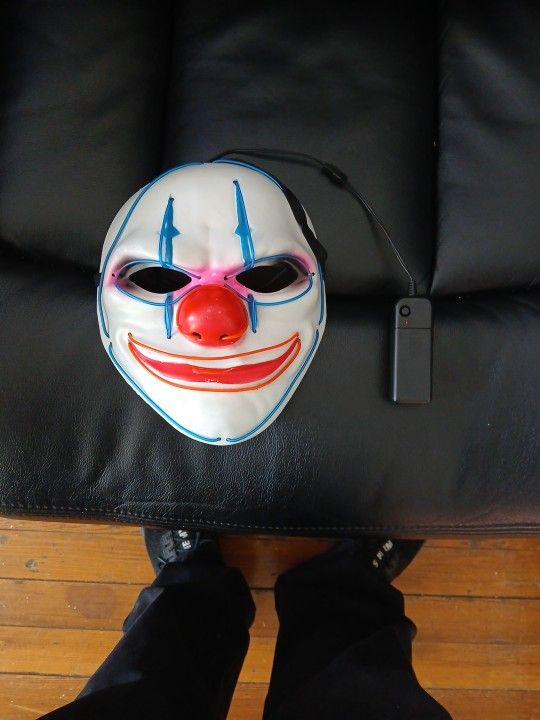 Light up halloween mask with remote